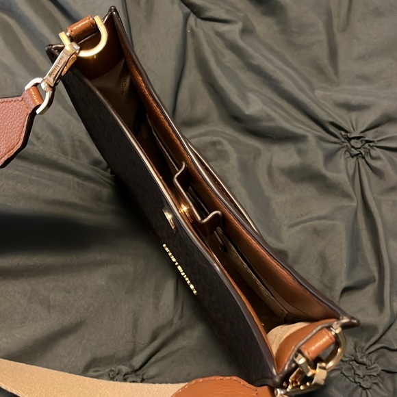 Michael Kors small cross body bag - Picture 5 of 5